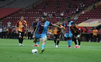 Galatasaray: 0 - Trabzonspor: 1 (İlk yarı)