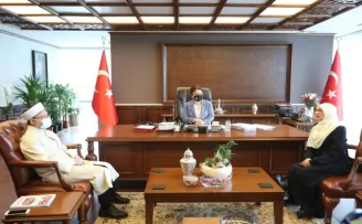 Filistinli aktivist Halavani ve Ali Erbaş’tan Bakan Yanık’a ziyaret
