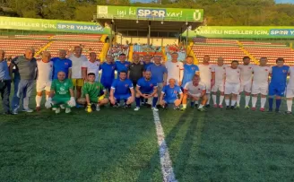 Futbolun şöhretleri Üsküdar’da buluştu
