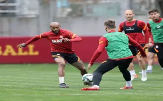 Galatasaray, derbi hazırlıklarına başladı
