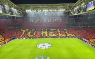 Galatasaray taraftarından ’Welcome to hell’ koreografisi
