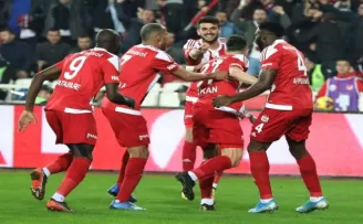 Galatasaray yenilmezlik serisini 9’a çıkardı
