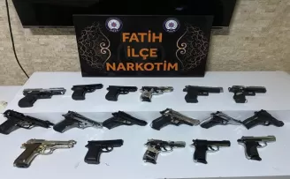 Gana’ya silah sevkiyatı polise takıldı
