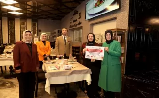 Gaziantep’te koruyucu aile farkındalığı için yemek altlıkları tanıtıldı