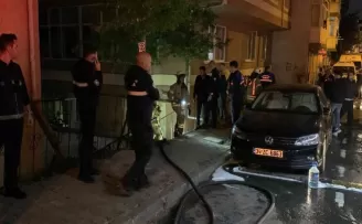 Gaziosmanpaşa’da 4 katlı binada korkutan yangın: 4 kişi dumandan etkilendi
