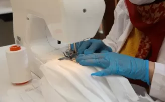 Gaziosmanpaşalı kadınlar günde 2 bin maske üretiyor
