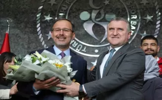 Gençlik ve Spor Bakanlığında devir teslim töreni
