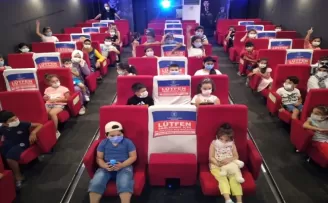 Gezen sinema tırı Beyoğlu’nda

