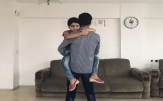 Ghena’nın sessiz dünyasındaki en önemli ses babası
