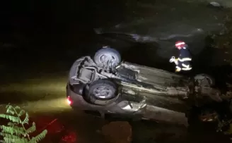 Giresun’da araç dereye uçtu: 1 ölü
