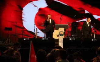 Gölbaşı’nda Haluk Levent rüzgarı esti
