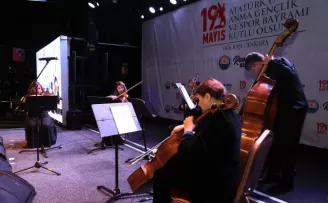 Gölbaşı, operanın ezgileri ve ışık şovları ile 19 Mayıs ruhunu yaşattı
