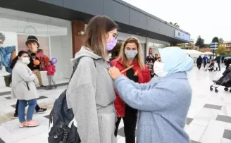 Gönül Elleri Çarşısı’ndan kadına şiddet için farkındalık etkinliği
