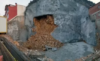 Gümüşhane’de göçükte vatandaşlar evlerine döndü
