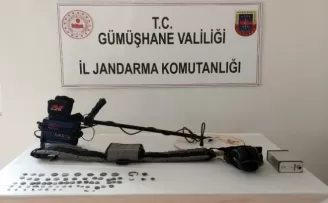 Gümüşhane’de Jandarma ekipleri 70 adet sikke ele geçirdi
