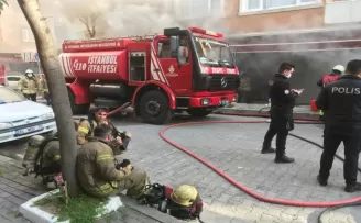 Güngören’de medikal deposunda korkutan yangın

