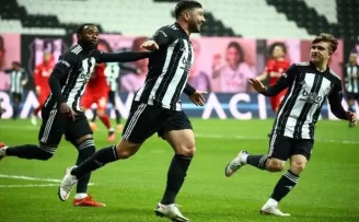 Güven Yalçın Lecce’de
