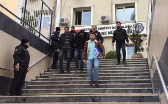 Güvenlik görevlilerini bağlayıp 2 buçuk milyonluk soygun yaptılar
