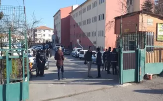Güvenlik görevlisi önce okul müdürünü sonra kendini vurdu

