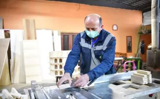 Güvercinler için renkli yuvalar
