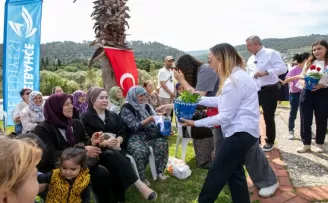 Güzelbahçeli anneler kahvaltıda buluştu