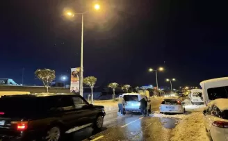 Hadımköy’de sürücüler yolda bıraktıkları araçlarını çekiyor
