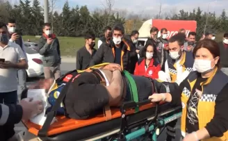 Hafriyat kamyonu ile otomobil çarpıştı: 1 yaralı
