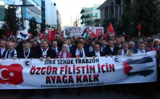 HAK-İŞ Filistin’e destek için Trabzon’da miting düzenledi
