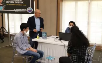 Halk Akademisi eğitmenlerinden öğrencilere lise tercih desteği
