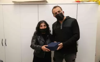 Haluk Levent Gölbaşı UYUM öğrencilerinin yüzünü güldürdü
