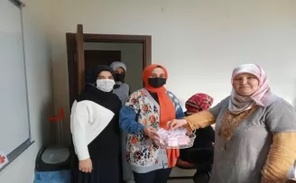 Hanım Evleri kursiyerlerinden Öğretmenler Günü kutlaması
