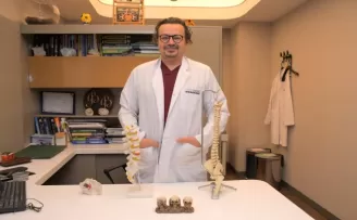 Hareketsiz yaşam boyun ağrılarını tetikliyor