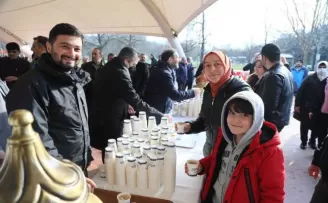 Hasbahçe’de 7 bin kişiye salep dağıtıldı
