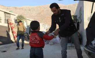 Hayırseverlerin kışlık yardımları iç savaş bölgelerine ulaştırılıyor
