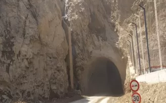 Heyelan nedeniyle kapanan Artvin-Erzurum karayolu ulaşıma açıldı
