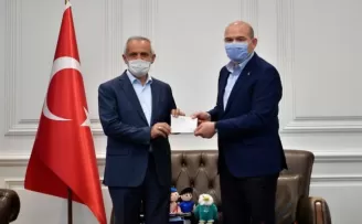 İçişleri Bakanı Soylu, İdlib için 10 briket ev daha bağışladı
