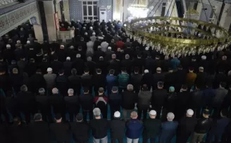 İdlib Şehitleri için sabah namazının ardından dua edildi
