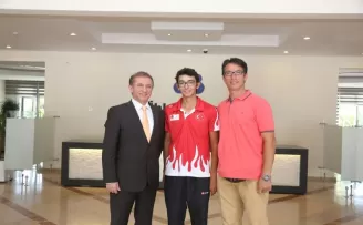 İhlas Kolejinden Mete Gazoz’lu açılış

