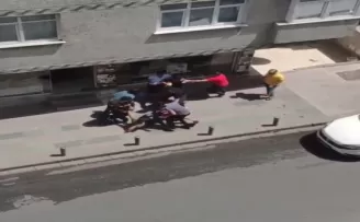 İki grubun yumruklu kavgası kamerada
