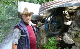 İlkokul mezunu tır şoförü yaptıkları ile mühendisleri aratmıyor
