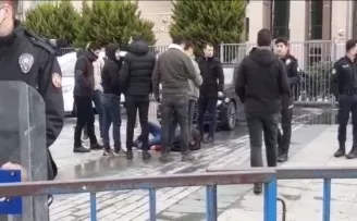 İstanbul Adliyesi önünde polise bıçaklı saldırı
