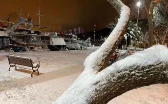İstanbul beyaz örtüyle kaplandı

