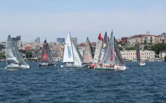 İstanbul Boğazı’nda yelken şöleni
