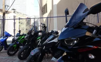 İstanbul’da 2 buçuk milyon değerinde otomobil farı çalan hırsızlara operasyon
