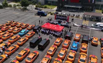İstanbul’da 253 taksilik ’Demokrasi Konvoyu’