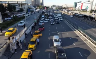 İstanbul’da Ata’ya saygı duruşu
