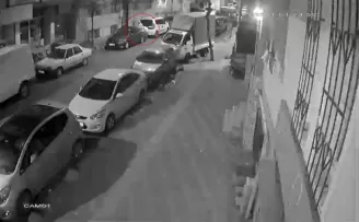 İstanbul’da çalıntı plakalı araçla iki iş yerini soyan hırsızlar yakalandı
