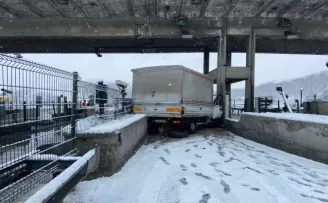 İstanbul’da kar yağışı kazaları da beraberinde getirdi: 2 yaralı
