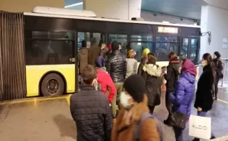 İstanbul’da metrobüs yoğunluğu
