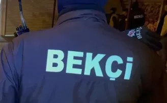 İstanbul’da okul önündeki tartışma... Bekçi, veliyi ayağından vurdu!